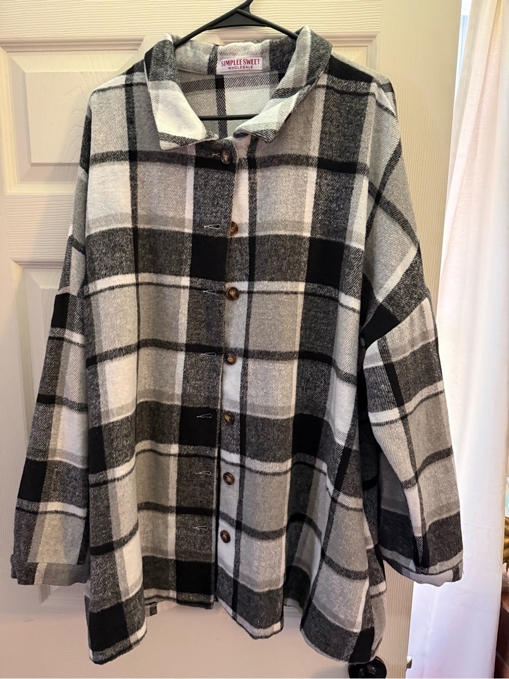 Simplee Apparel Black, White & Gray Plaid Button-Up Cardigan